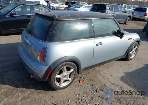 2002 Mini Cooper z USA, uszkodzony, nr VIN WMWRC33472TC37004